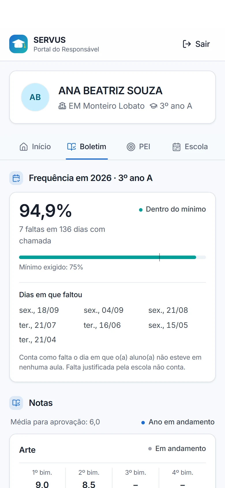 Portal dos Pais no celular com a frequência do ano, os dias das faltas e as notas de cada bimestre